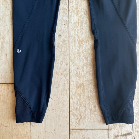 Lululemon Inspire Tight II Black Mesh Cropped Legging Luxtreme Size 6 - Picture 12 of 14